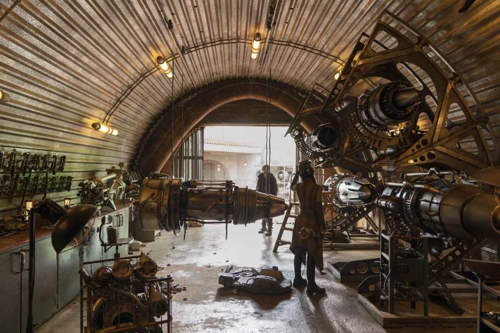 (L-R): Cassian Andor (Diego Luna) and Bix Caleen (Adria Arjona) in Lucasfilm's ANDOR, exclusively on Disney+. ©2022 Lucasfilm Ltd. & TM. All Rights Reserved.